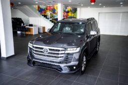 
										Land Cruiser VXR full									