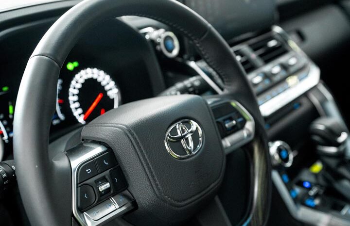 
								Land Cruiser VXR full									