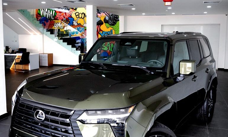 
								Lexus GX 550 Green SUV full									