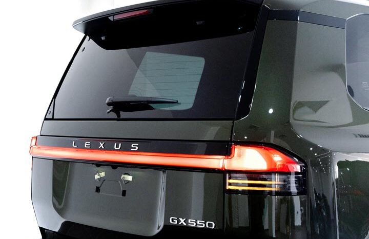 
								Lexus GX 550 Green SUV full									