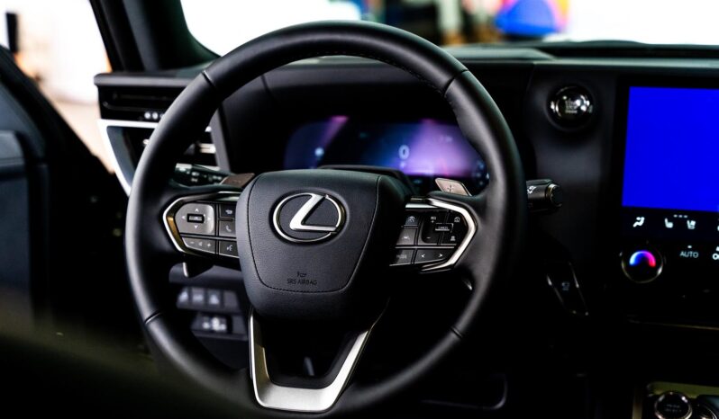 
								Lexus GX 550 Green SUV full									