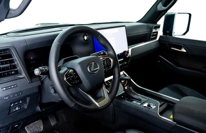 
								Lexus GX 550 Green SUV full									