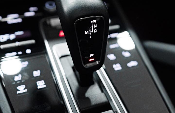 
								Porsche Cayenne Turbo full									