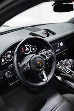 
										Porsche Cayenne Turbo full									