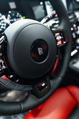 
										Rolls-Royce Cullinan Black Badge full									