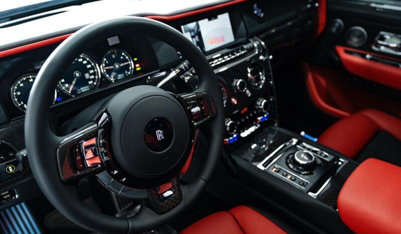 
								Rolls-Royce Cullinan Black Badge full									