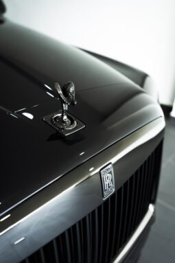 
										Rolls-Royce Cullinan Black Badge full									