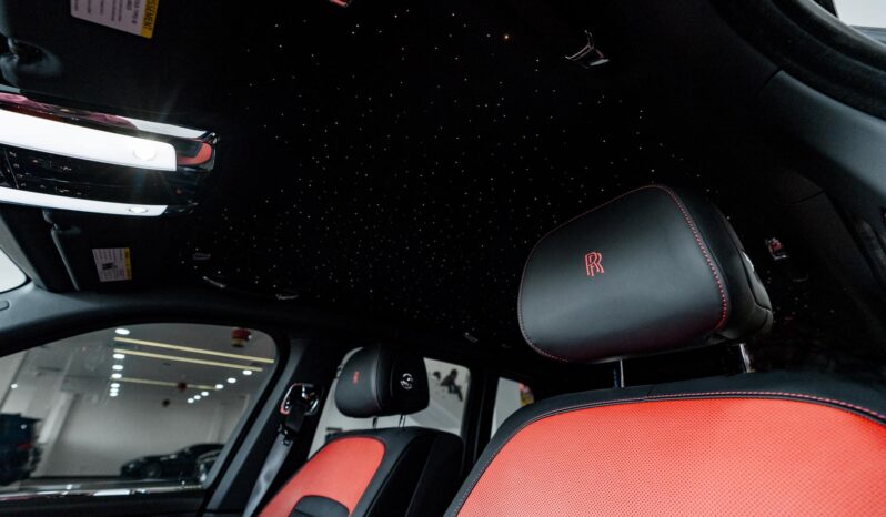 
								Rolls-Royce Cullinan Black Badge full									