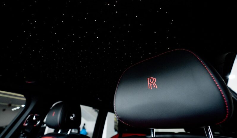 
								Rolls-Royce Cullinan Black Badge full									