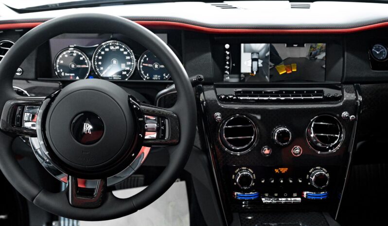 
								Rolls-Royce Cullinan Black Badge full									