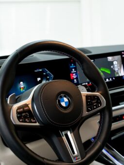 
										BMW X7 M60i full									