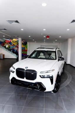 
										BMW X7 M60i full									