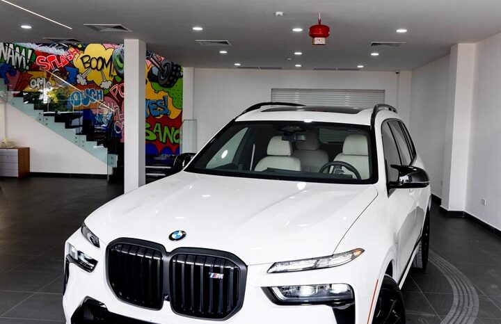 
								BMW X7 M60i full									