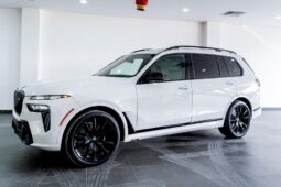 
										BMW X7 M60i full									