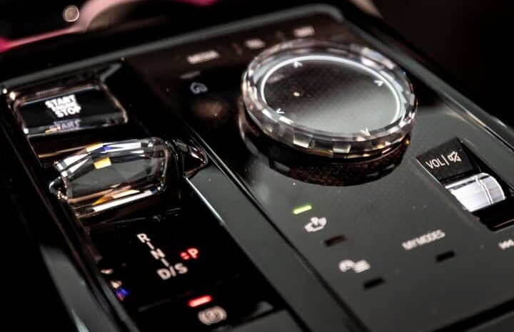 
								BMW 5 Series 520i (2025) full									