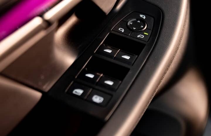 
								BMW 5 Series 520i (2025) full									