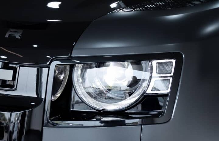 
								Land Rover Defender V8 (2025) full									