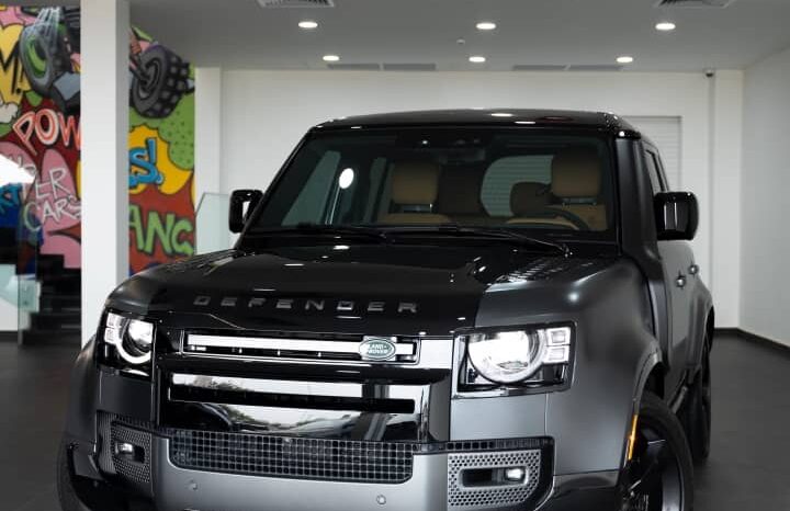 
								Land Rover Defender V8 (2025) full									