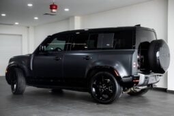 
										Land Rover Defender V8 (2025) full									