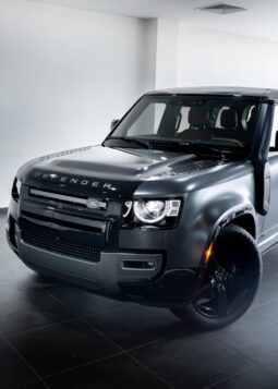 
										Land Rover Defender V8 (2025) full									