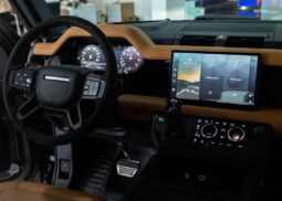 
										Land Rover Defender V8 (2025) full									