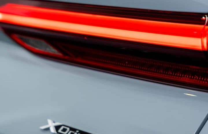 
								BMW X6 xDrive40i Sport full									