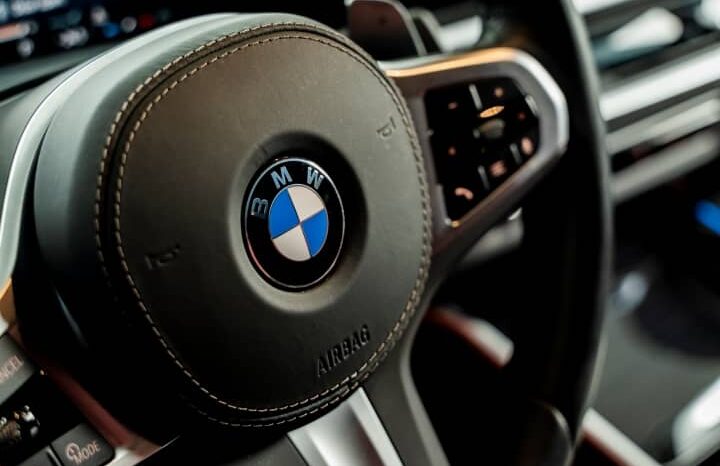 
								BMW X6 xDrive40i Sport full									