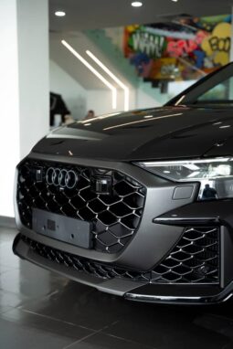 
										Audi RS Q8 (2025) full									