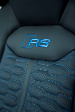 
										Audi RS Q8 (2025) full									