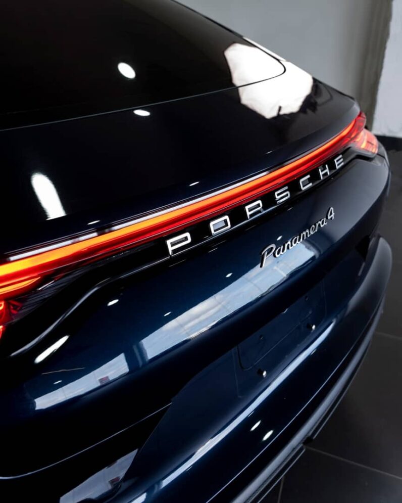 Porsche Panamera 4