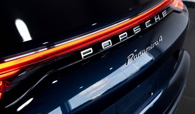 
								Porsche Panamera 4 full									