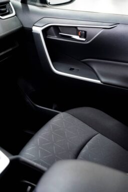 
										Toyota RAV4 Hybrid (2025) full									