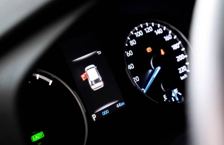 
								Toyota RAV4 Hybrid (2025) full									