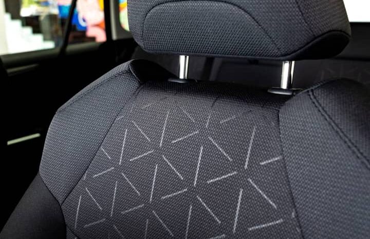 
								Toyota RAV4 Hybrid (2025) full									