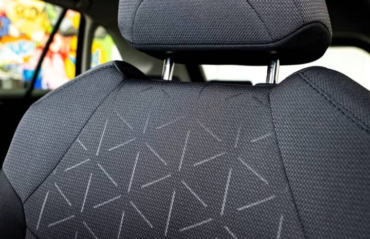 
								Toyota RAV4 Hybrid (2025) full									