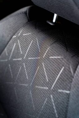 
										Toyota RAV4 Hybrid (2025) full									