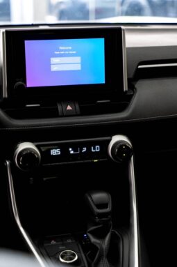 
										Toyota RAV4 Hybrid (2025) full									