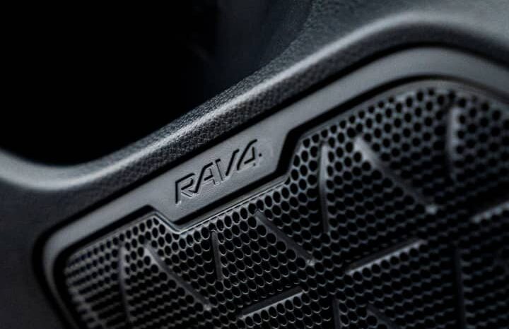 
								Toyota RAV4 Hybrid (2025) full									