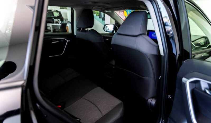 
								Toyota RAV4 Hybrid (2025) full									