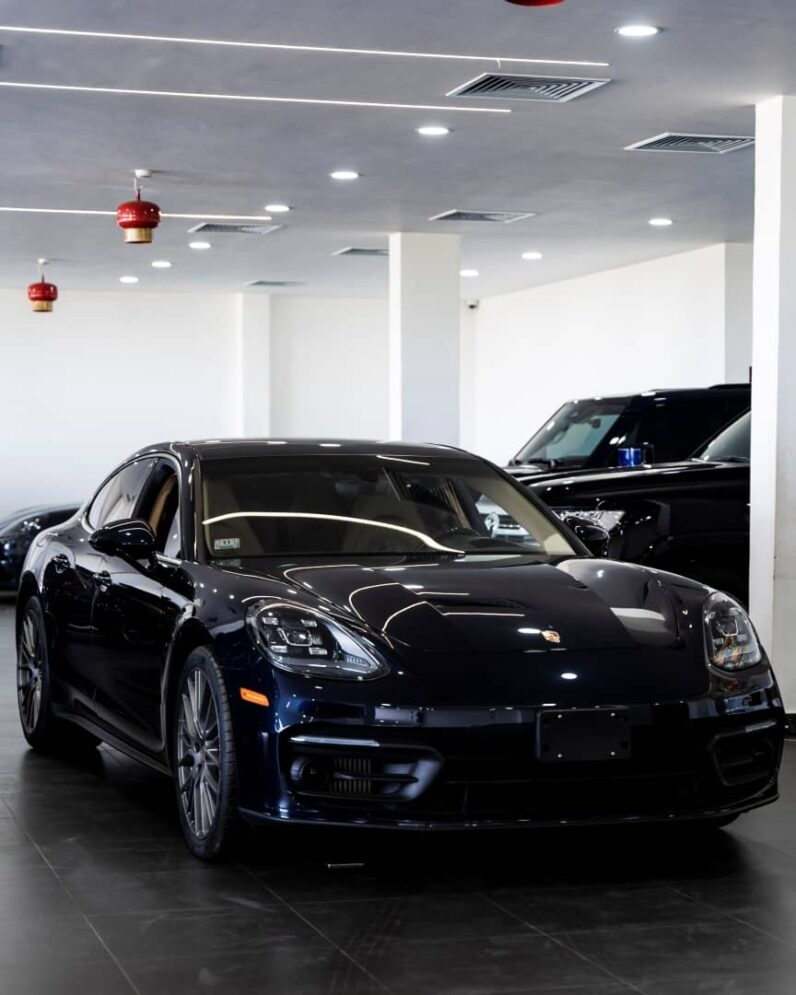 Porsche Panamera 4
