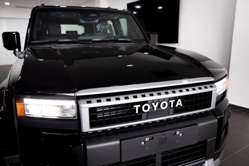 Toyota Land Cruiser Prado Black