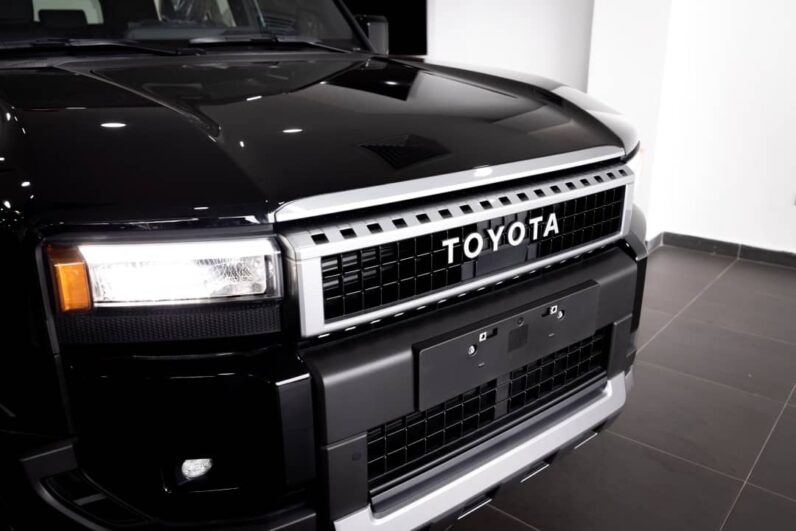 Toyota Land Cruiser Prado Black