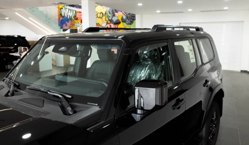 
								Toyota Land Cruiser Prado Black full									