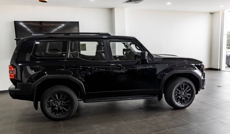 
								Toyota Land Cruiser Prado Black full									