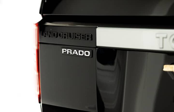
								Toyota Land Cruiser Prado Black full									