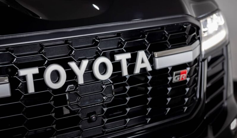 
								Toyota Land Cruiser Prado Black full									