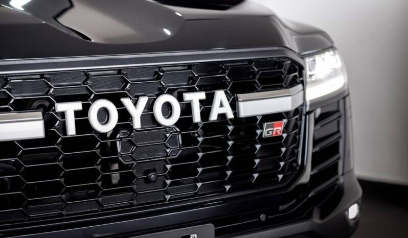 
								Toyota Land Cruiser Prado Black full									