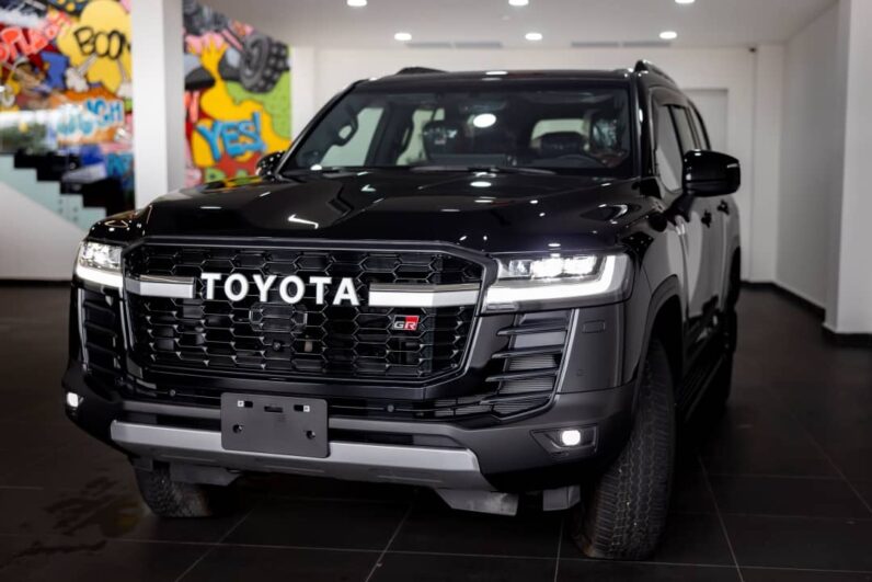 Toyota Land Cruiser Prado Black