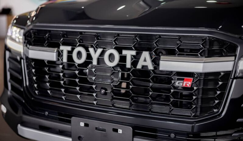 
								Toyota Land Cruiser Prado Black full									