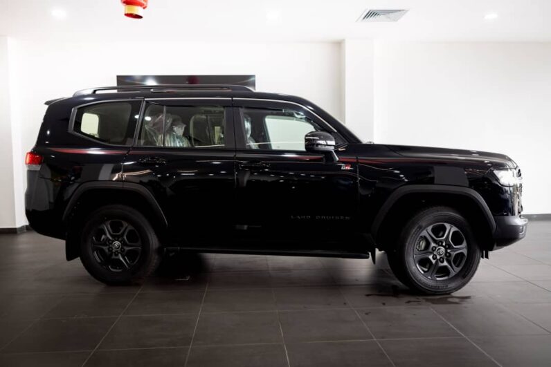 Toyota Land Cruiser Prado Black